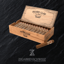 Henry Clay War Hawk Magnum 25er Zigarren Kiste offen mit Zigarre