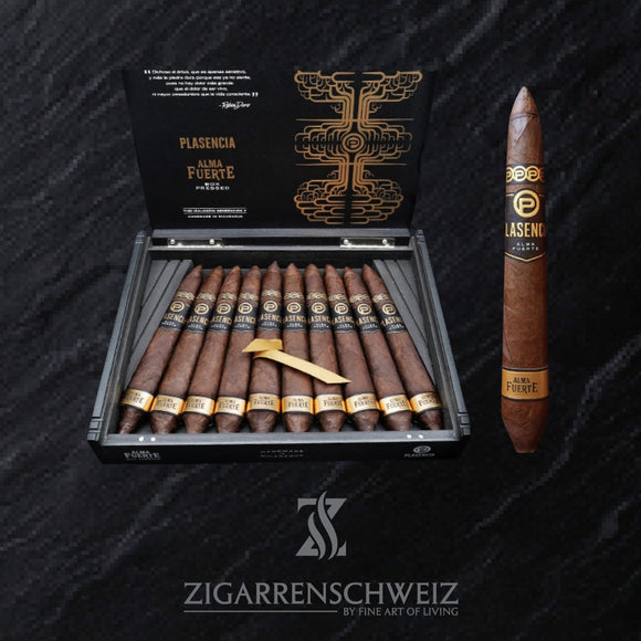 Plasencia Alma Fuerte Generación V, geöffnete 10er Zigarrenkiste mit Blick auf die Salomón Zigarren in dunklem nicaraguanischem Deckblatt