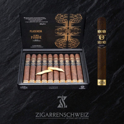 Plasencia Alma Fuerte Néstor IV, geöffnete 10er Zigarrenkiste mit Blick auf die Toro Zigarren in dunklem nicaraguanischem Deckblatt