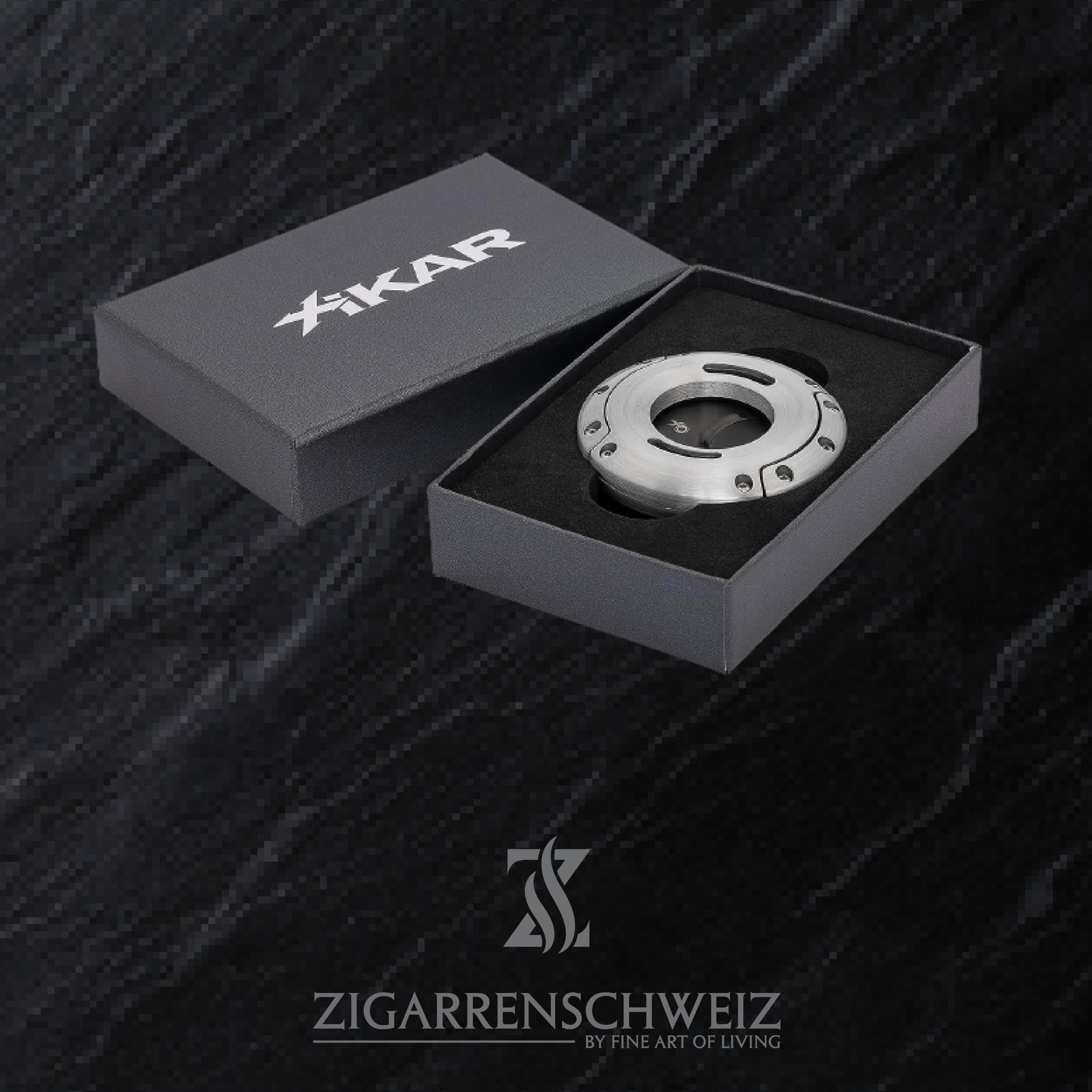 Xikar XO Zigarren Cutter, Farbe Gehäuse: Silber gebürstet, Farbe Klingen: Schwarz, in der Verpackung