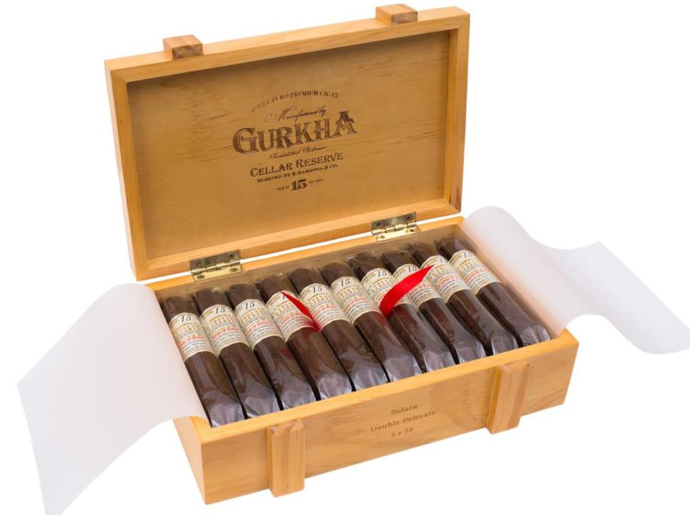 Gurkha Cellar Reserve 15 Years aged Zigarre im Robusto Format 20er Holzkiste offen